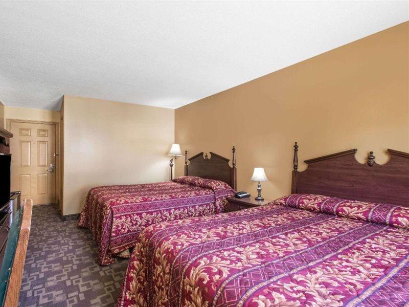 Knights Inn Hadley Ngoại thất bức ảnh