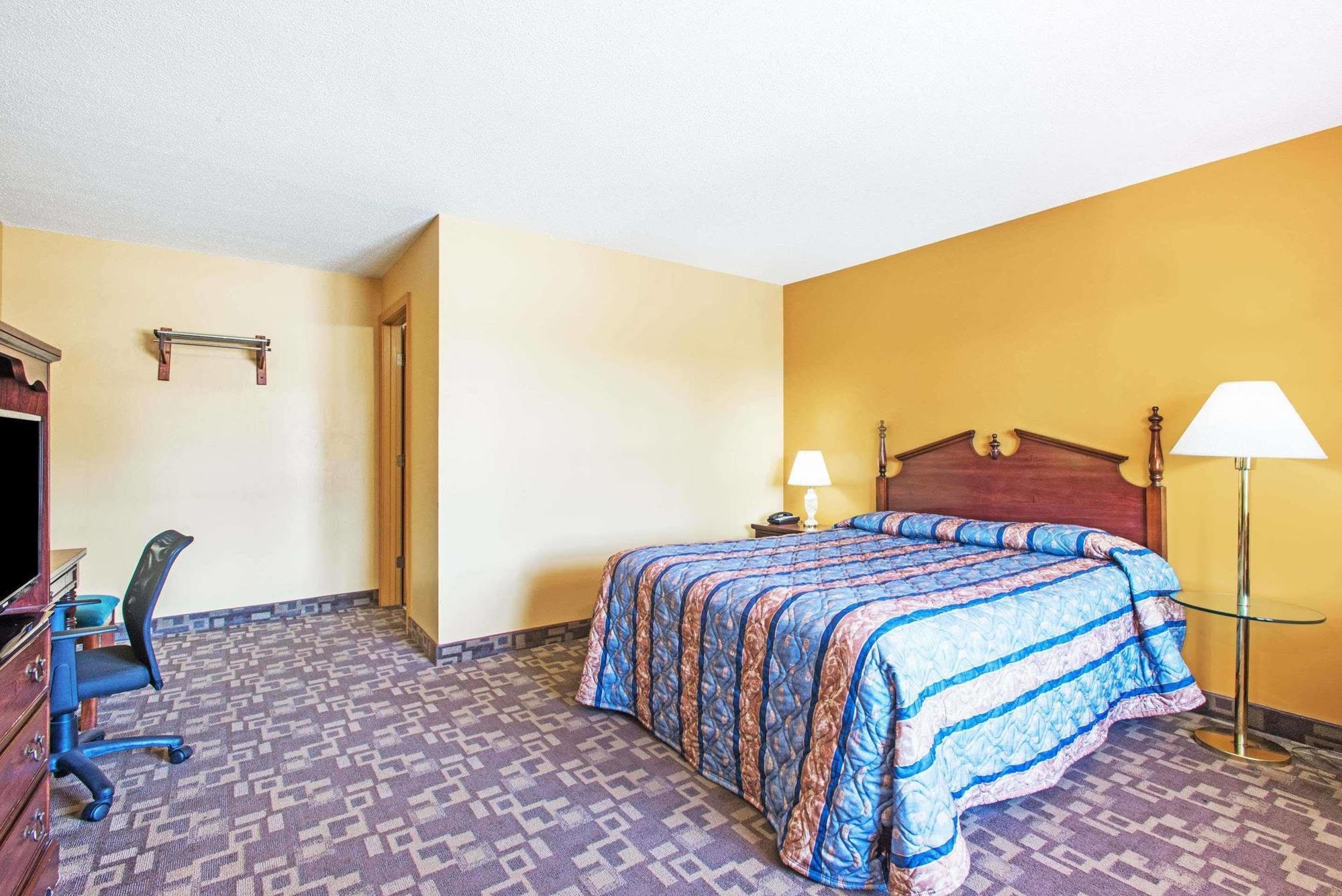 Knights Inn Hadley Ngoại thất bức ảnh