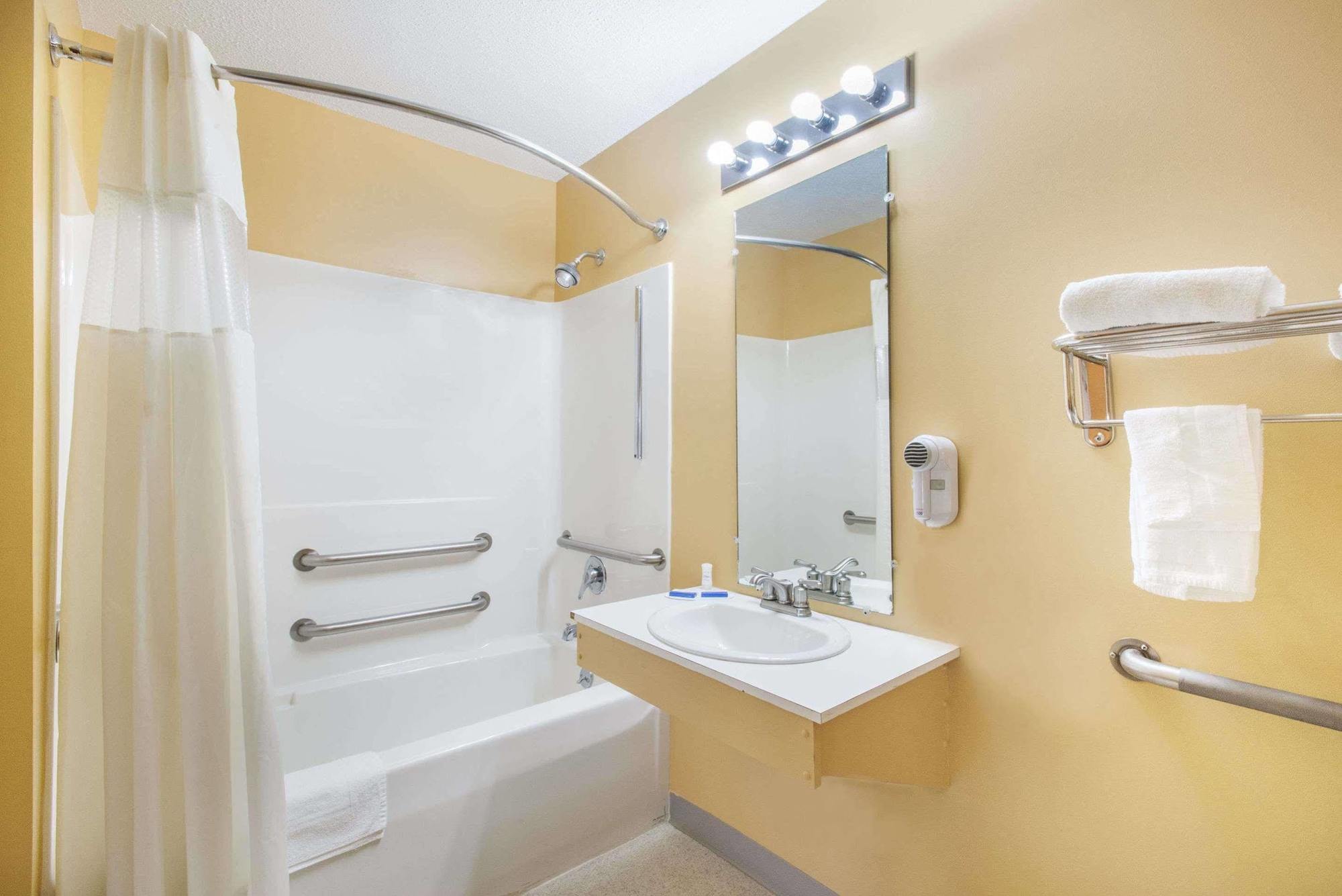 Knights Inn Hadley Ngoại thất bức ảnh