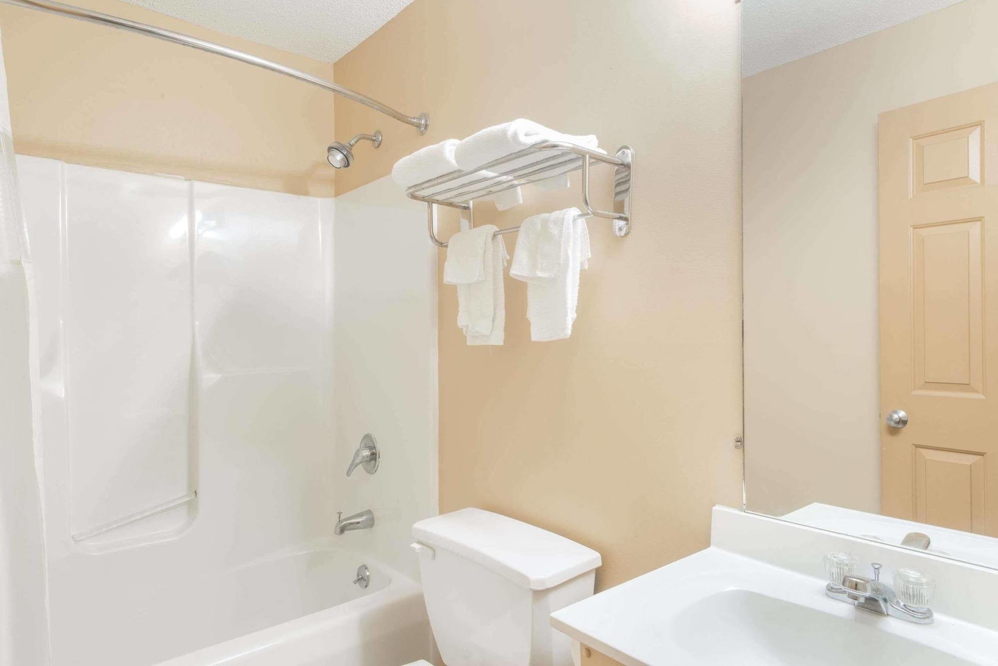 Knights Inn Hadley Ngoại thất bức ảnh
