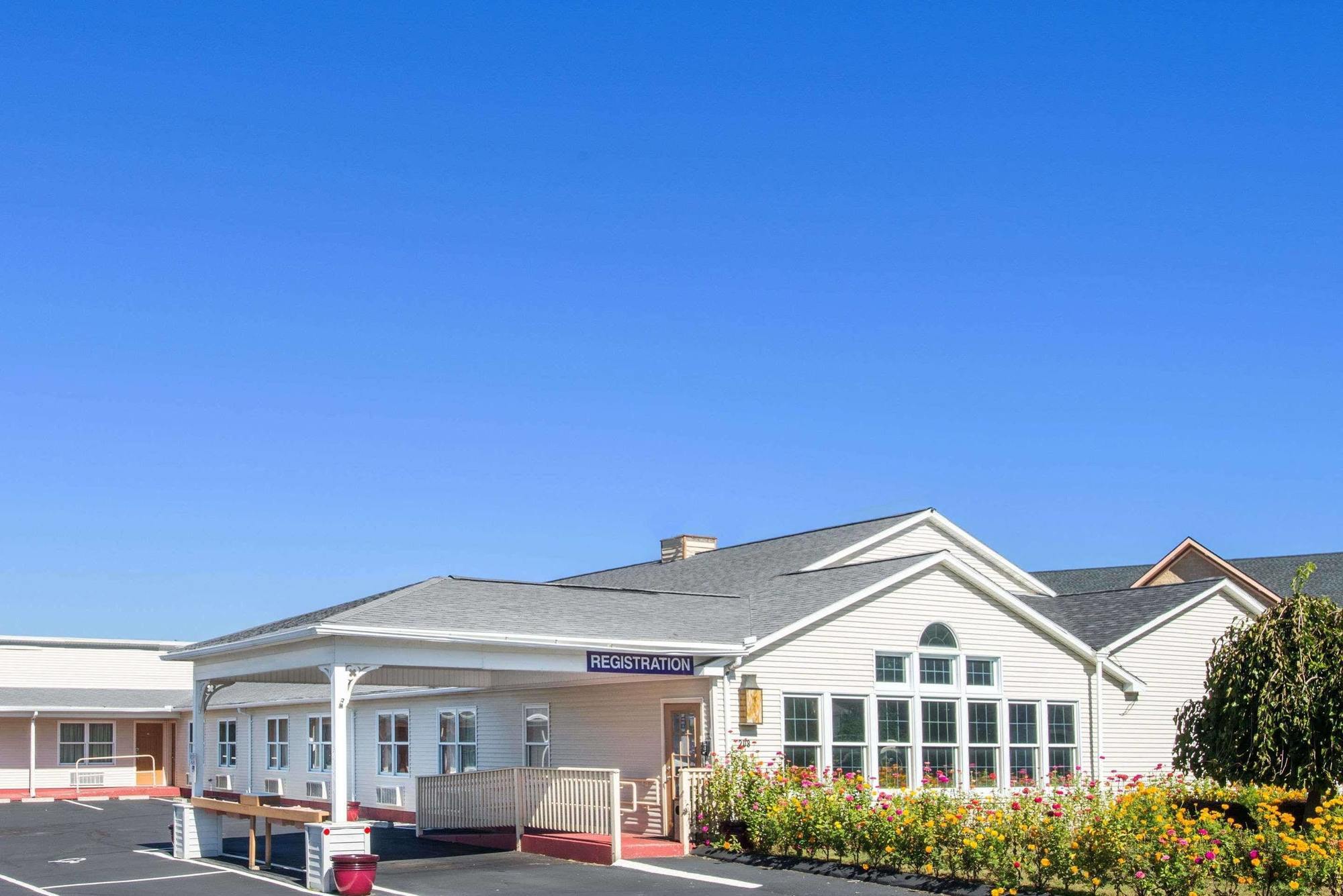 Knights Inn Hadley Ngoại thất bức ảnh