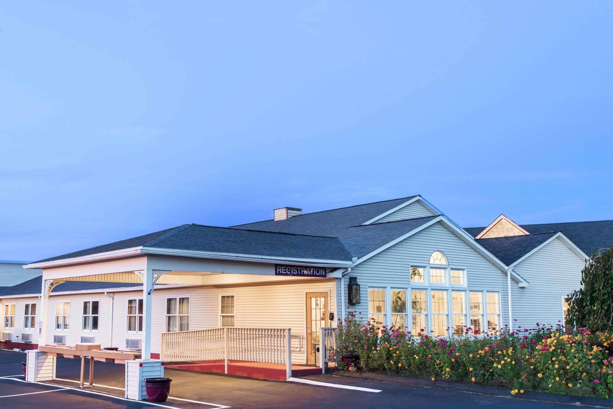 Knights Inn Hadley Ngoại thất bức ảnh